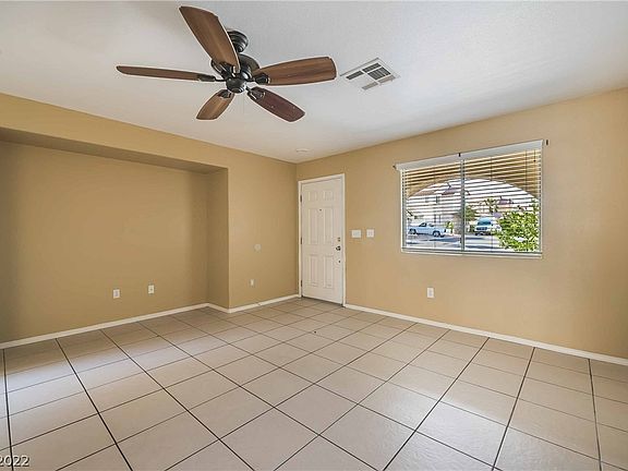 5th image of 10369 Adrianna Ave