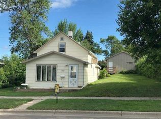 613 1st St NE, Devils Lake, ND 58301