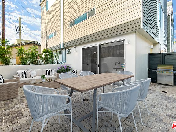 5th image of 423 1/2 S Wilton Pl