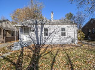 18591 Kingsville St, Harper Woods, MI 48225