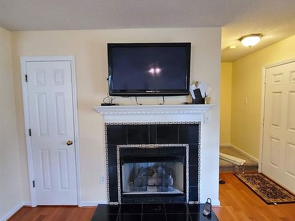 5th image of 316 Stone Hedge Ct