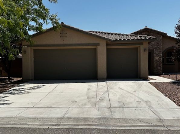 5819 E Badlands Ln