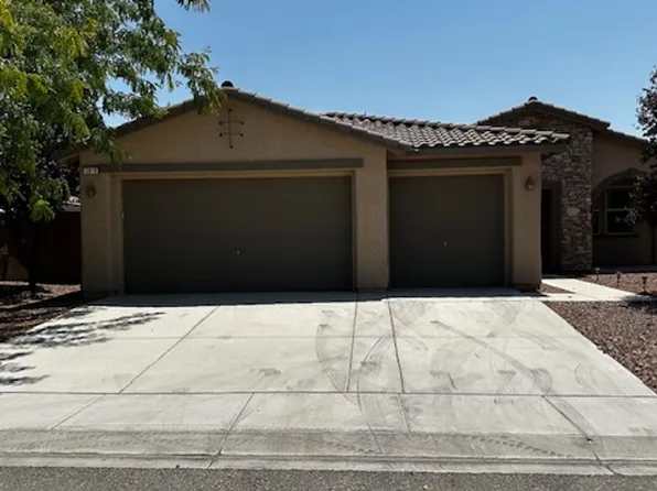 5819 E Badlands Ln, Pahrump, NV 89061