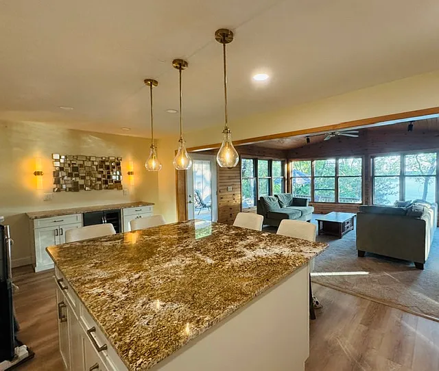 3 bed, 3400 sqft, $4,000 — Photo 3