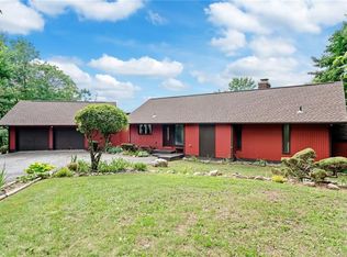 30 Robin Hill Dr, Poughkeepsie, NY 12603