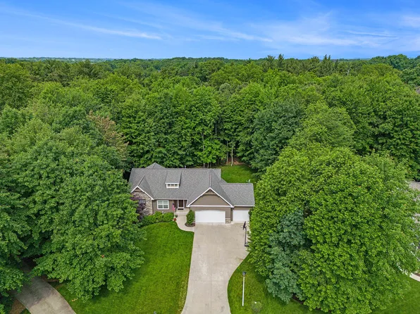 7063 Highland Dr W, Allendale, MI 49401