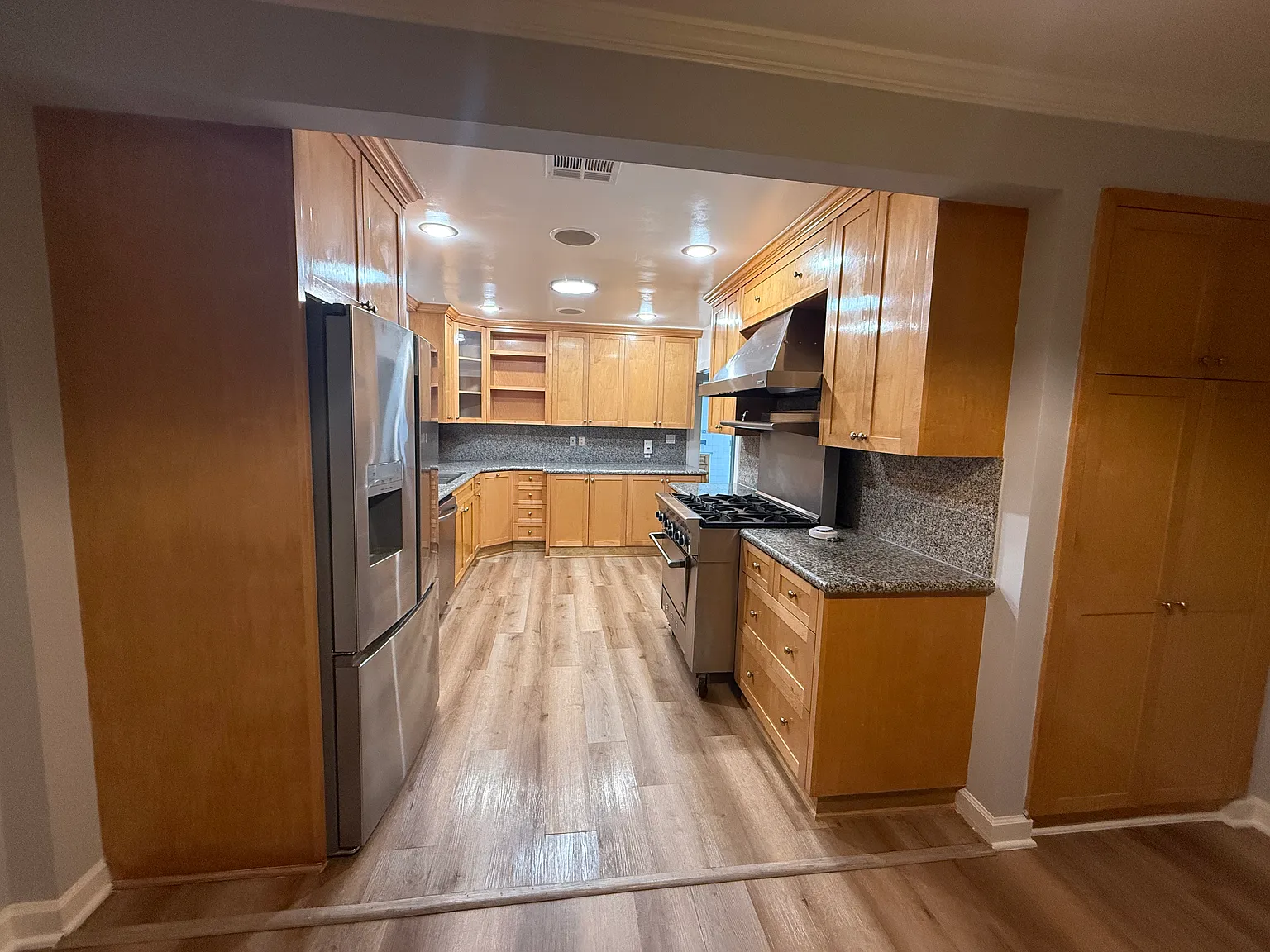 2 bed, 1300 sqft, $4,000 — Photo 4