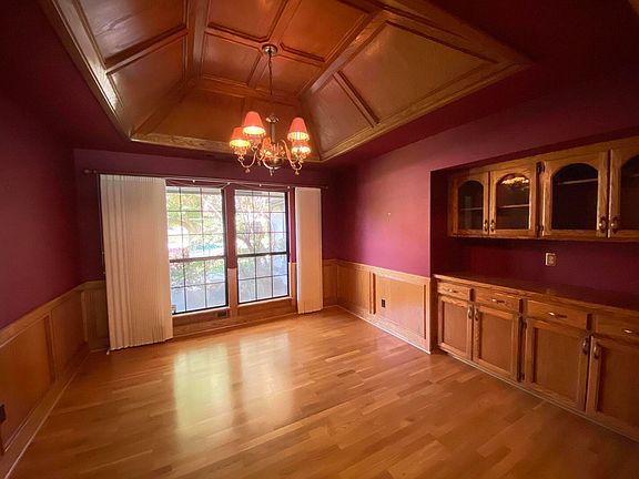 5th image of 337 E La Vida Ave