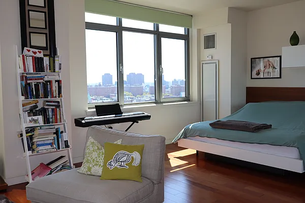 Rented by R New York | media 15