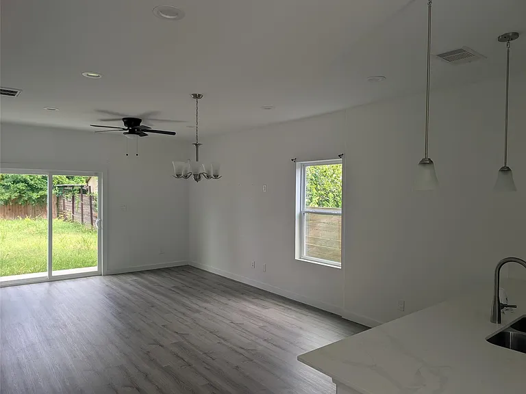 7813 Hirsch St #B — Photo 2