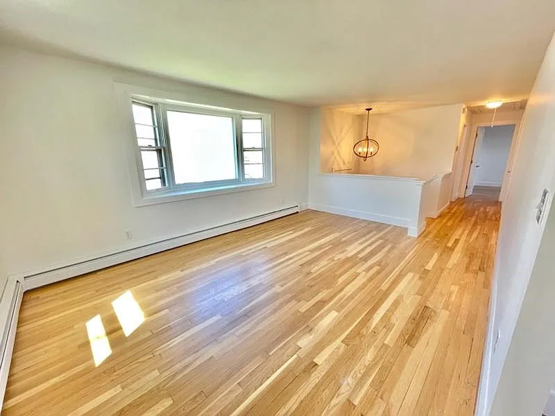 5 bed, 2643 sqft, $4,500 — Photo 4
