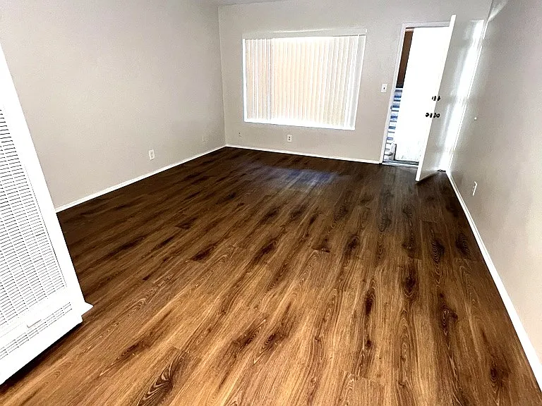 Santa Barbara Apartments — Photo 5
