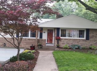 56 Blackhawk Hills Dr, Rock Island, IL 61201