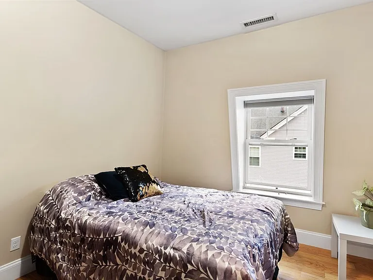 75 Pine St #31 — Photo 14