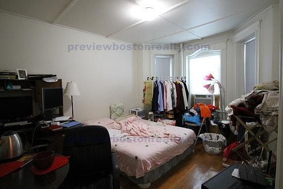 2nd image of 1185 Boylston St #T20