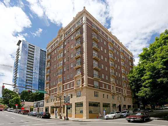 4th image of 1207 SW Broadway APT 905