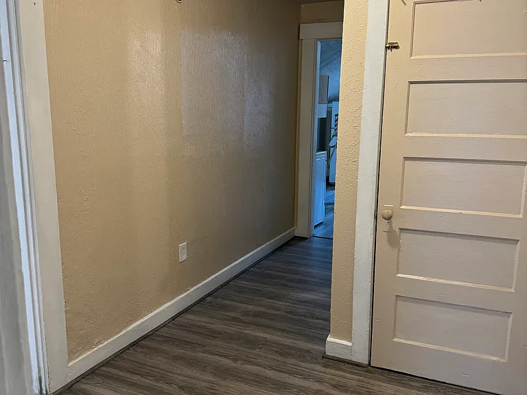 211 Alberta St #213C — Photo 10