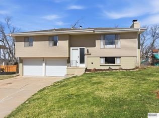 13810 X Cir, Omaha, NE 68137