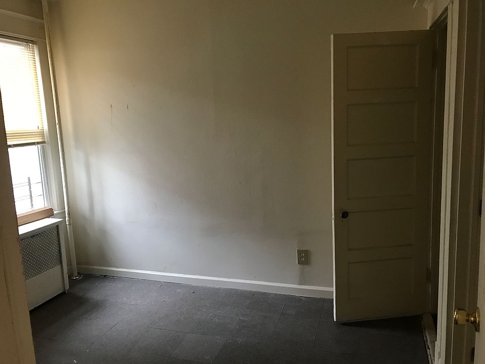 Building Photo 3