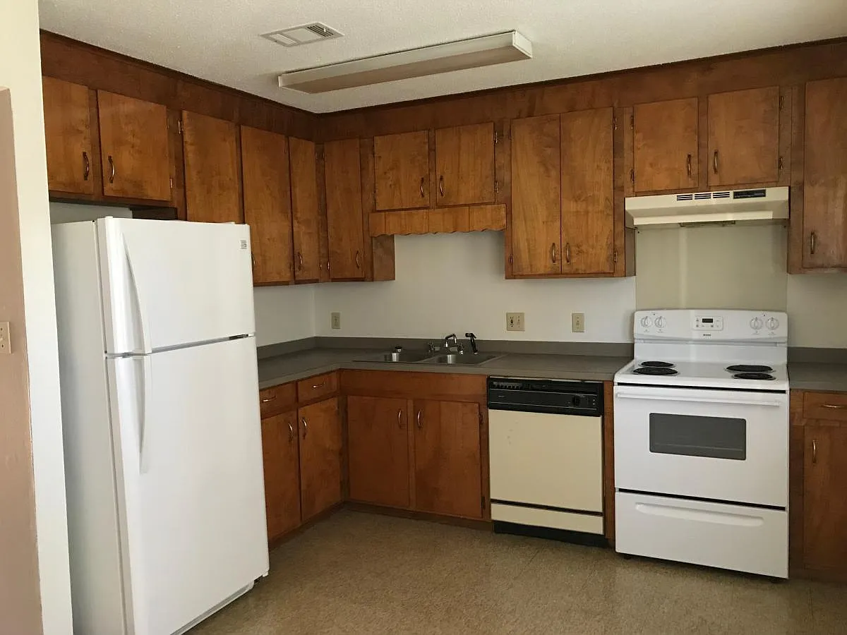 2 bed, 1.5 bath, 1015 sqft, $1,075 — Photo 2