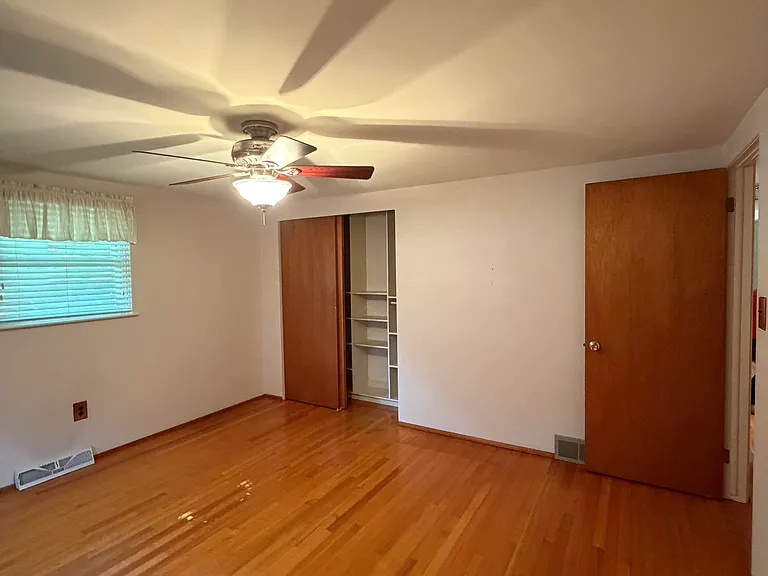 545 Skyview Dr — Photo 7