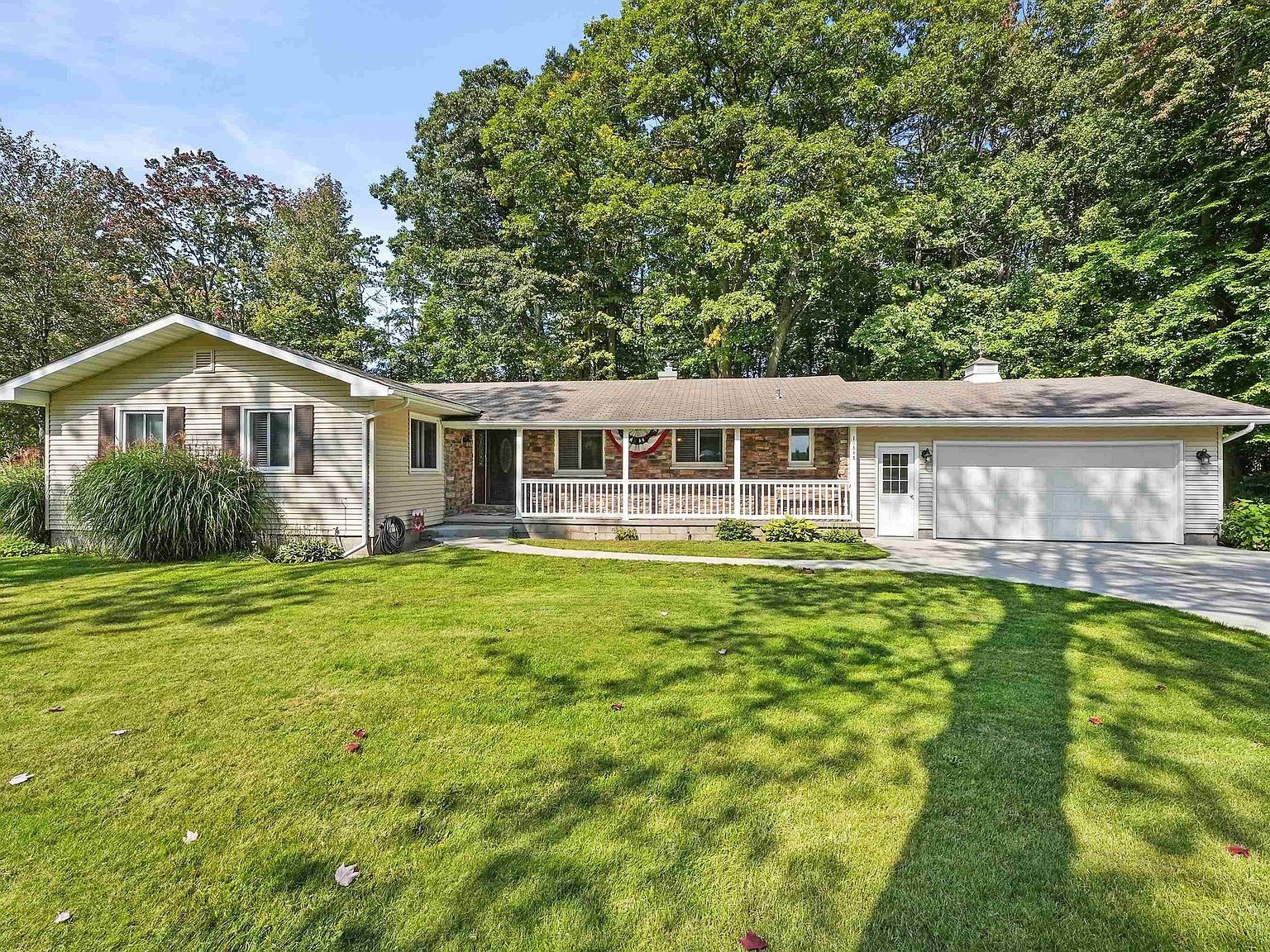 10585 Pine Grove Dr, Cadillac, MI 49601 Zillow