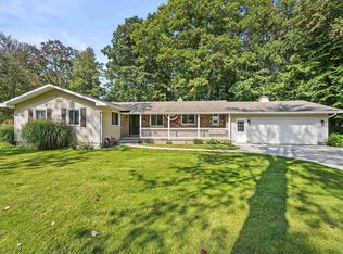 10585 Pine Grove Dr, Cadillac, MI 49601