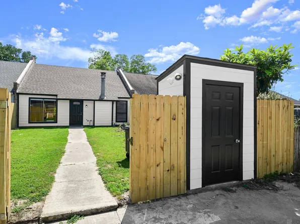 8826 Pecan Tree Dr, Baton Rouge, LA 70810