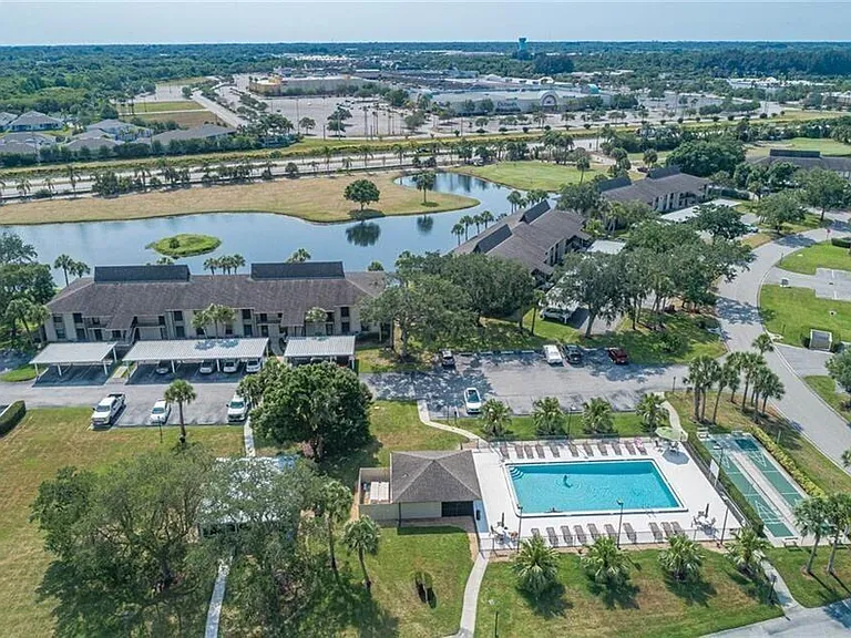 32 Plantation Dr #103 — Photo 22