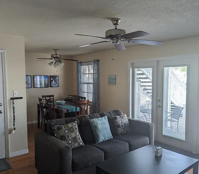 5116 Beach Dr SE #C — Photo 6