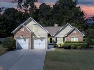272 Blackberry Ln, Pendergrass, GA 30567