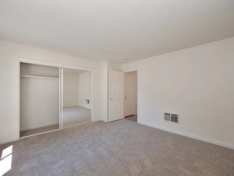 The Redwoods Apartments — Photo 31