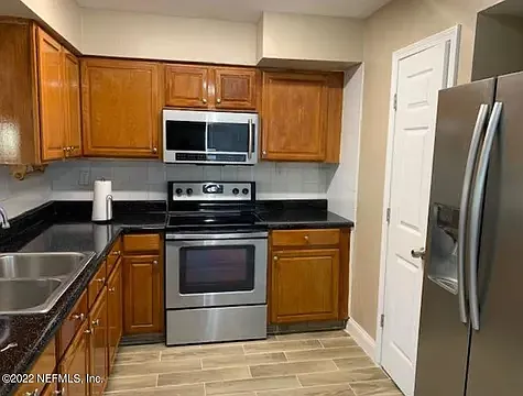 2856 Beachwood Blvd — Photo 4