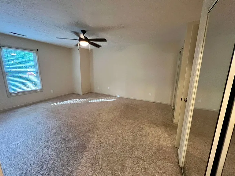 1302 Honeywood Pl — Photo 21