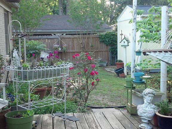 3rd image of 107 Leland Dr