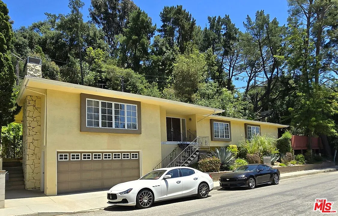2 bed, 2.0 bath, 1930 sqft, $6,100 — Photo 1