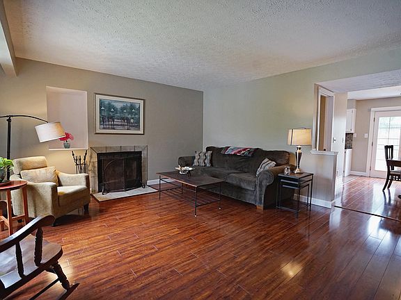 5th image of 1251 Somerset Way