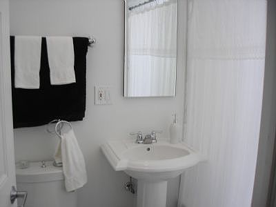 2nd image of 534 W Belmont Ave APT 3N