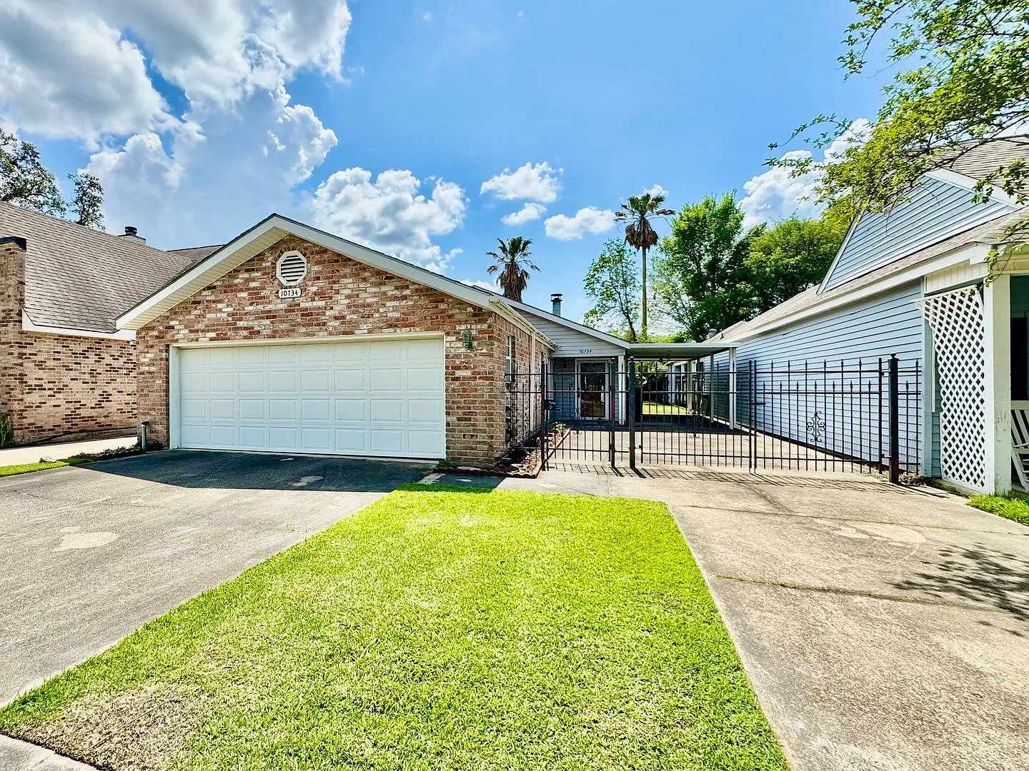 Prime Baton Rouge Location! 3BR Garden Home Across from Perkins Rowe — Photo 1