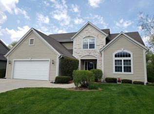 3351 S Highpointe Dr, New Berlin, WI 53151
