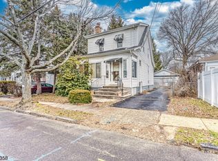 10 Oakland St, Irvington, NJ 07111