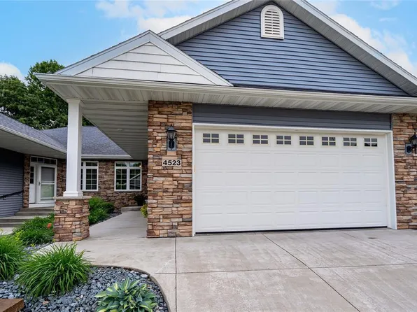 4523 Village Oaks Circle, Eau Claire, WI 54701