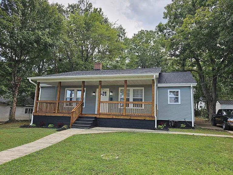 604 E Jefferies St — Photo 1