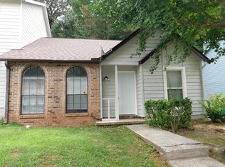 863 Brandy Oaks Ln, Stone Mountain, GA 30088