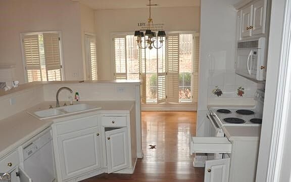 2nd image of 105 Pine Knoll Trce
