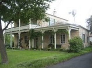 114 W Austin St, Fredericksburg, TX 78624