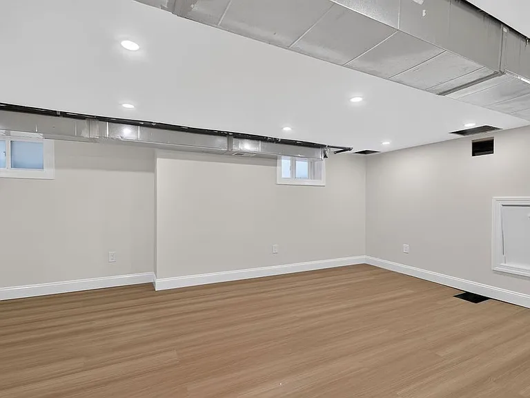 18 Walnut St #A — Photo 19