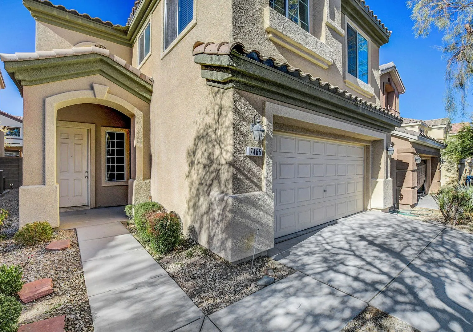 Two Story Cul-de-Sac Home, 3 Bedroom 2.5 Bath Home — Photo 2