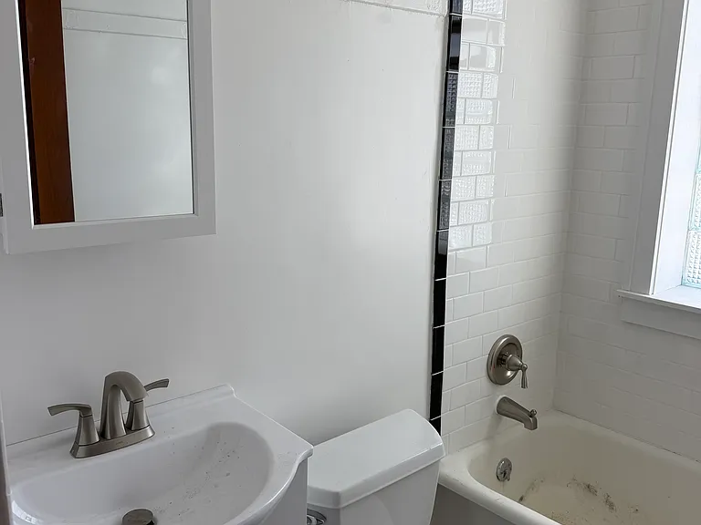 1060 Kenmore Ave #5 — Photo 13