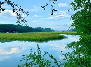 6613 Bloody Point Rd, Wadmalaw Island, SC 29487